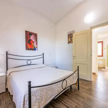 Villa Delightful And Spacious In Capo Comino