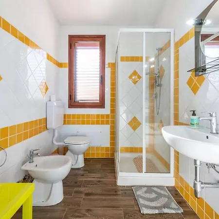 Villa Delightful And Spacious In Capo Comino